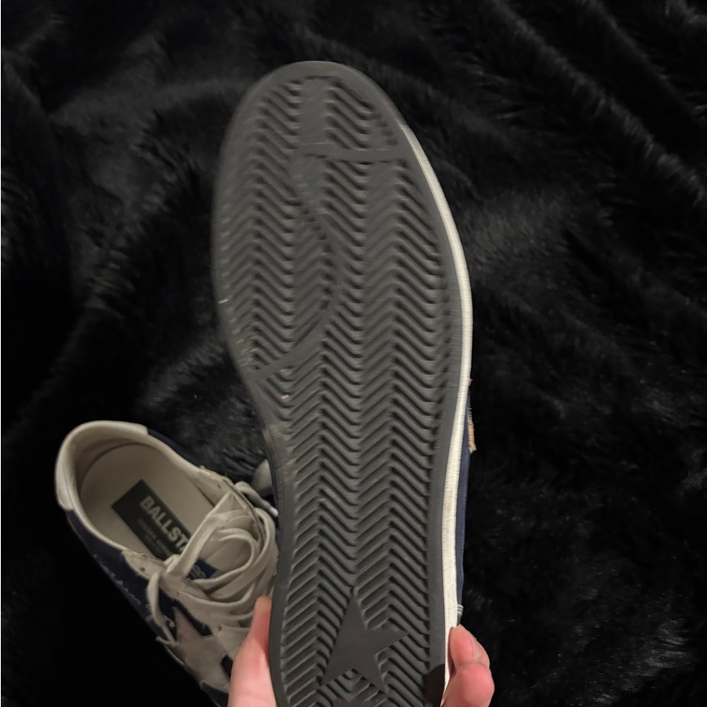 Golden Goose Sneakers with Gold and Blue Accents - Picture 10 of 10
